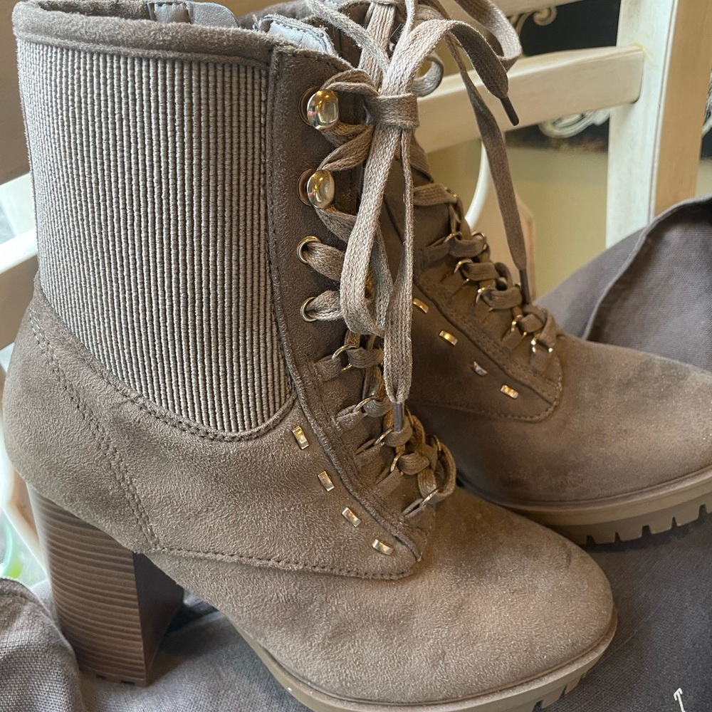 Wild Diva Brown boots Women’s 7 1/2